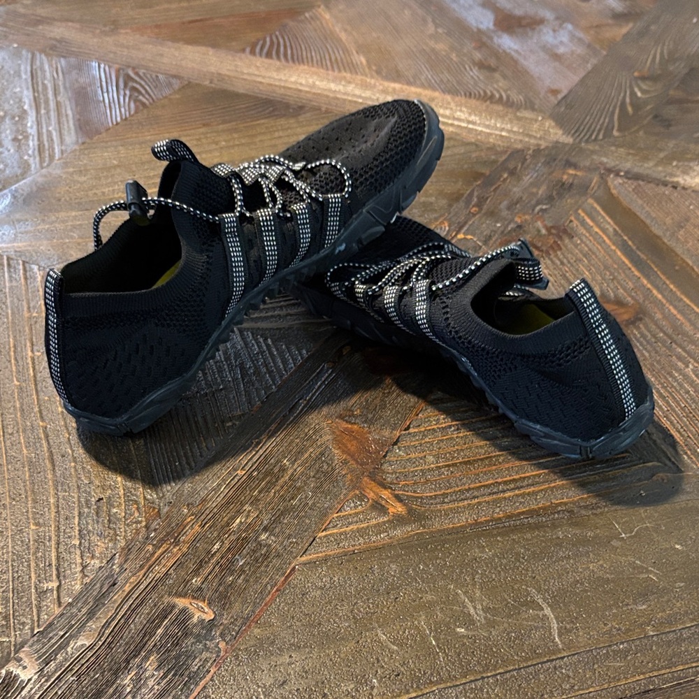Women's Black Athletic Shoes with Striped Laces